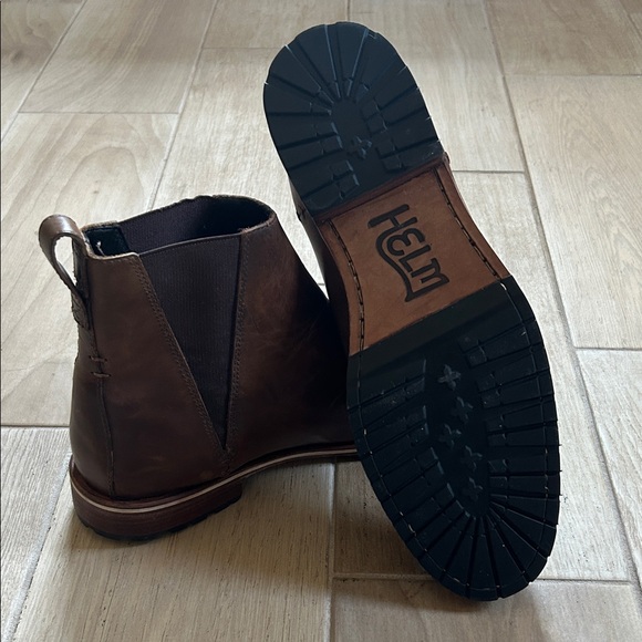 Men's Classic Brown Leather Chelsea Boots - Picture 6 of 6